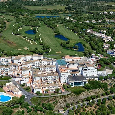 Fairplay Golf & فندق بينالوب كاساس فِييخاس